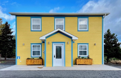 Ochre Pit Cove Cottage | Relax with the whole family at this peaceful oasis