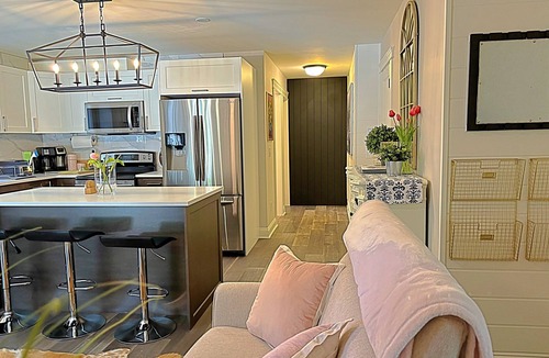 Langford House | Resort Style, LUX 2-Bedroom French Farmhouse Suite on Bear Mountain - Sleeps 4