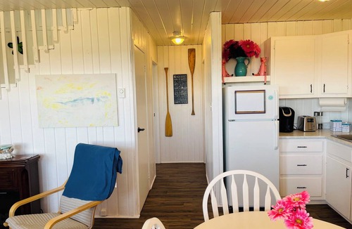 Darnley Cottage | Rest Ashored in Anne's land!- Hot tub, Kayaks Centrally located, stunning views.