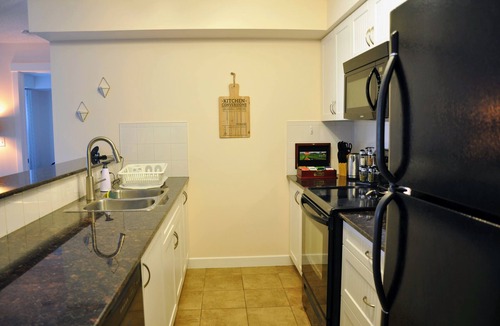 Invermere Apartment | Retro Modern Renovated New Furniture 2BD/2BTH