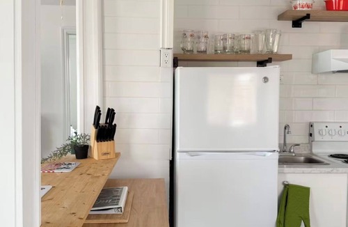 Sombra Cottage | Retro Retreat - Riverfront Access - St. Clair River