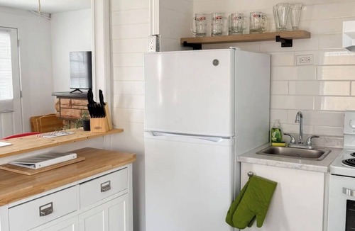 Sombra Cottage | Retro Retreat - Riverfront Access - St. Clair River