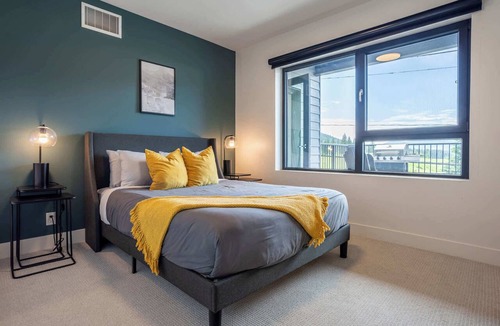 Revelstoke Condo | Revy's Peak Condo - Hot Tub and Mountain Views