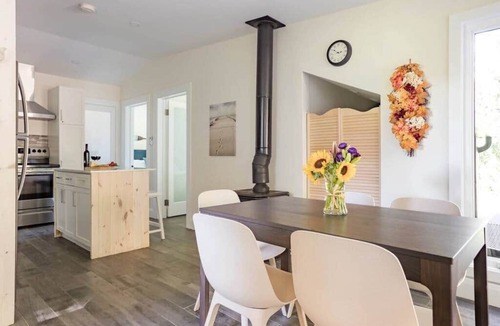 Straffordville House | River House Getaway