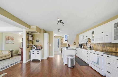 St. Catharines House | River Views | Pool Table | EV Charger | Hiking Trails | Near Niagara Falls