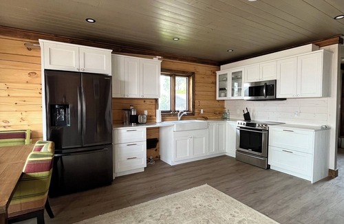 Trent Hills House | Riverside Area Cabin 6 Family vacations - Sleeps 10