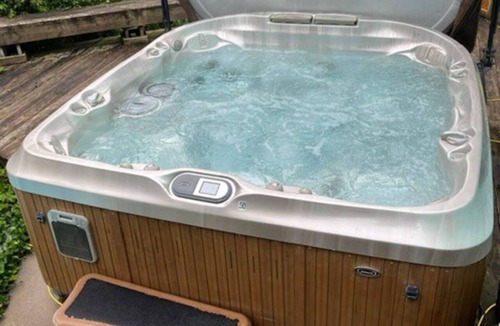 Elora House | Riverside Retreat/w Sauna, Heated Pool & Hot Tub in Elora