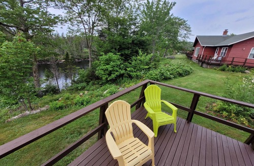 Liscomb Cottage | Riverview Suite w/Queen or King Bed and Jacuzzi Tub
