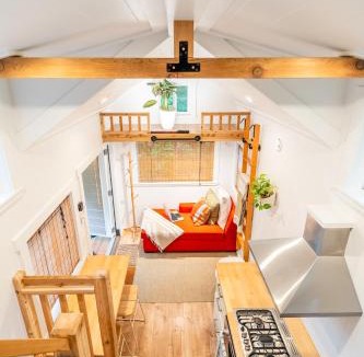 Woodfibre House | Riverwood Retreat-hot tub and cedar sauna on the river