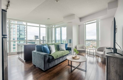 Fort York Hotel | RivetStays | The Neptune Elite Suite – 2 Bedroom Condo