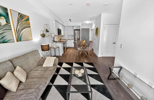 North York Hotel | RivetStays | The Westmounts Luxury Suite – 1 Bedroom + Den Condo