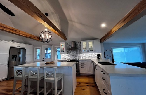Dunnville Cottage | Rock Point Bay Retreat - Stunning Lake Erie Waterfront Cottage