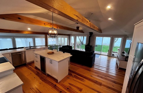 Dunnville Cottage | Rock Point Bay Retreat - Stunning Lake Erie Waterfront Cottage