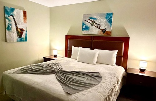 Renfrew Cabin | Rocky Mountain Lodge & Suites