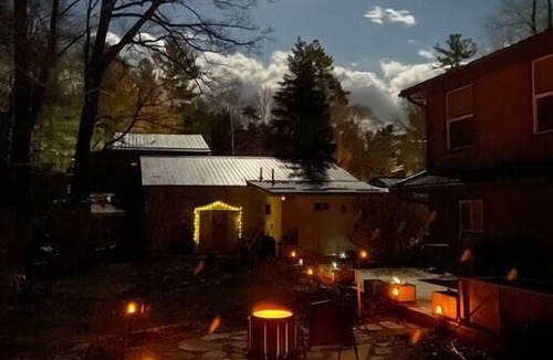 Port Franks Apartment | Romantic Couples Getaway - Sauna, Hot Tub, Private Beach access, Hiking trails