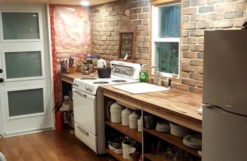 McKellar Cabin | Romantic Getaway in a Tiny Cabin in McKellar, Ontario