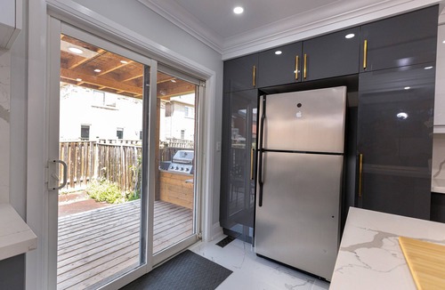 Scarborough House | Romantic Living place , 10min to Toronto Zoo,walking distance golf club
