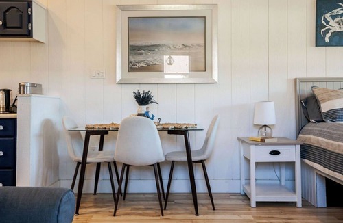 Boutiliers Point Cottage | Romantic Oceanfront Studio | Private Hot Tub | Fireplace | Near Halifax