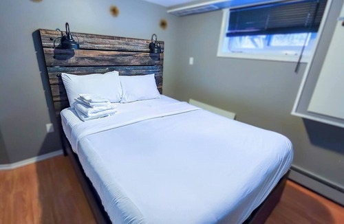 Saint John House | Room-cosy Basement Apartment