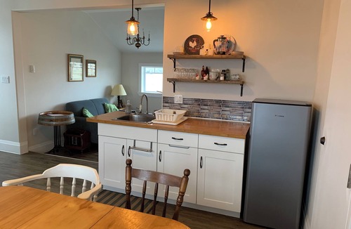 Milford House | Royal Road Retreat ~ Cheesemaker’s Loft (sleeps 6 max)
