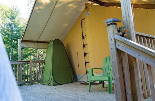 Saint Patrick RV Rental | Safari Glamping Tent! Forest Retreat & Hot Tubs!