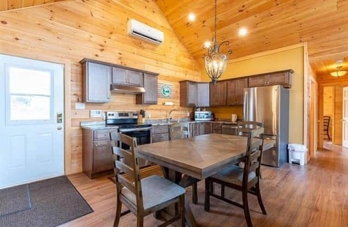 Mount Stewart House | Safe Harbour Vacation Lodge – Riverside Comfort, Kayaks & Outdoor Adventure