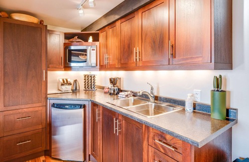 Sidney House | Salish Sea Beach House B&B Spectacular Oceanfront on the Salish Sea!