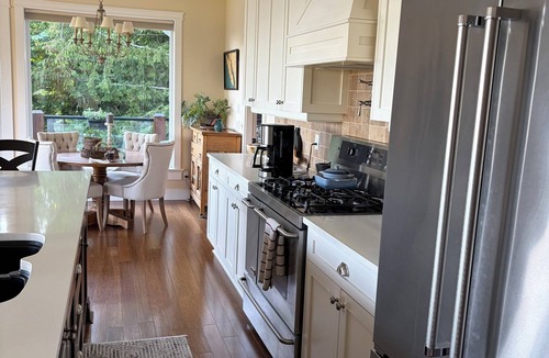 Regional District of Nanaimo House | Salish Sea Lookout - Ocean View Home centeraly located to beaches, marina & golf