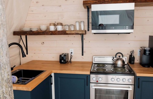 Bonne-Esperance House | Salmon Bay Farm