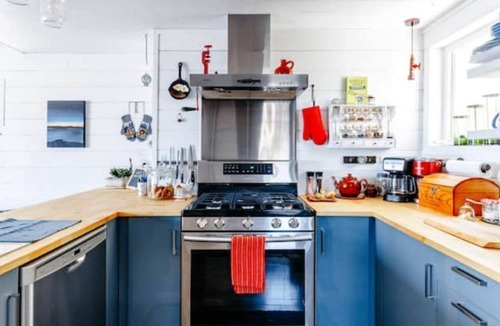 Upper Island Cove House | Salty By The Sea & Garden Shed - Upper Island Cove