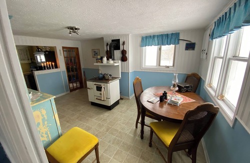 Western Bay Cottage | Sandy Beaches/Waterfalls swimming/meadows/hiking; Western Bay Sands Cottage