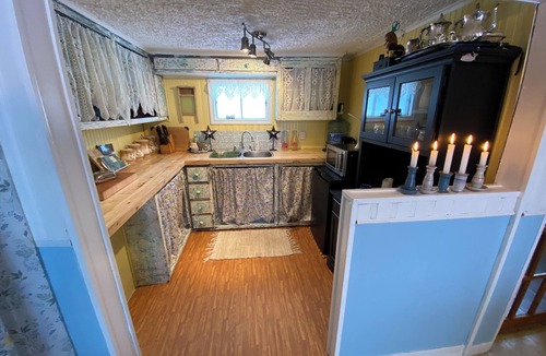 Western Bay Cottage | Sandy Beaches/Waterfalls swimming/meadows/hiking; Western Bay Sands Cottage