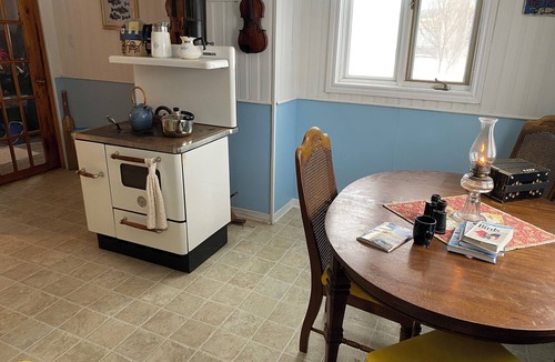 Western Bay Cottage | Sandy Beaches/Waterfalls swimming/meadows/hiking; Western Bay Sands Cottage