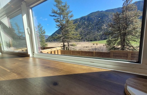 Okanagan-Similkameen House | Sauna + Hot Tub + Cold Plunge + Nature Views. Couples Retreat