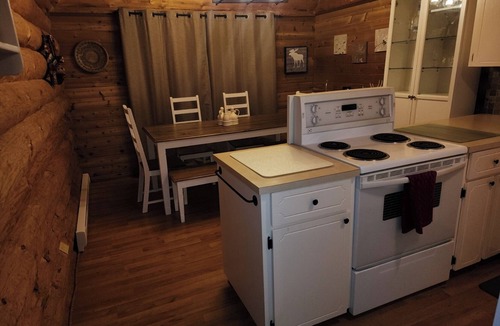 Hemlock Valley Cabin | Sauna | Yoga/Work-Out Space |Pet Friendly | Wi-fi