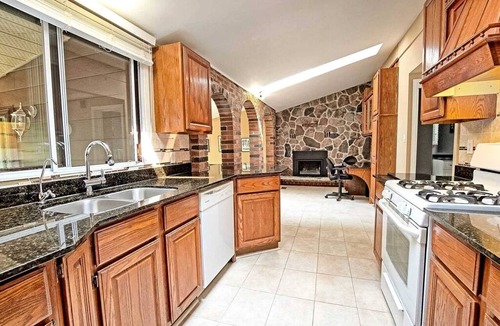 Kawartha Lakes Cottage | Scenic Burnt River Cottage with River Views and Outdoor Gazebo, Near Fenelon Falls and Bobcaygeon, Ontario
