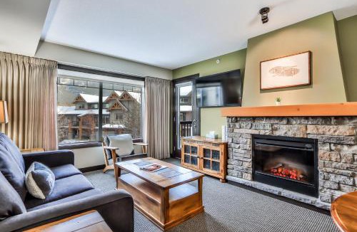 Copperstone Resort Apartment | Scenic Mountain With Outdoor Hot Tub 1 Bedroom Den
