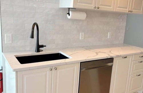 Cranston House | Scenic Walkout Suit/2 Beds+2 Baths/River Views（family- friendly）
