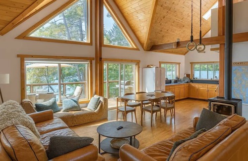 Sonora Island Cabin | Sea Chalet- Private Oceanfront Cabin on Sonora Island