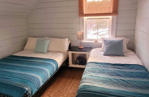 Margaree Harbour House | Sea la Vie - Margaree farmhouse by river and sea!