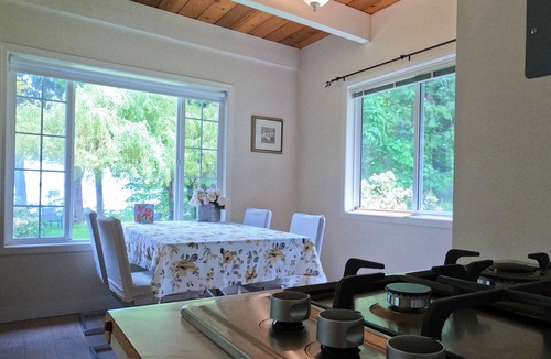 Regional District of Nanaimo Cottage | Sea La Vie Rare Peaceful Hidden Gem