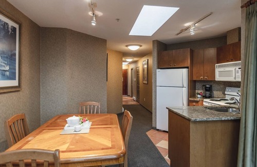 Regional District of Nanaimo Apartment | Sea Shore Retreat Feel at Home by the Sea