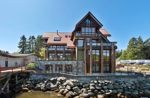 Ucluelet Apartment | Seabird Suite-Inlet Views, Downtown, Tours, Beach