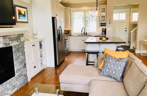 Regional District of Nanaimo House | Seaside Villa - Sleeps 7