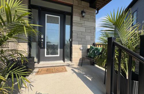 Wasaga Beach House | Season Bliss - Blue Mountain Ski & Wasaga Beach