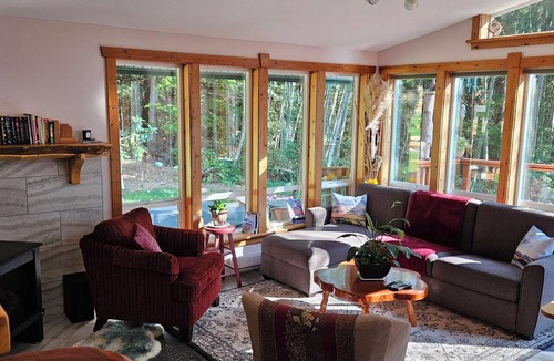 West Sechelt Bed & Breakfast | SeaView Getaway - A new era B.&L.T. (bed and local treats), Retreat.