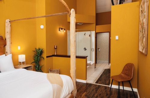 Tofino Hotel | Secluded Oceanfront - Upstairs