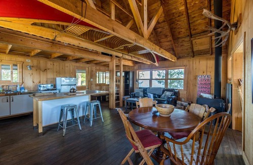 Nipissing Township House | Secluded Rental Perfect for a Romantic Getaway in Algonquin Park, Ontario