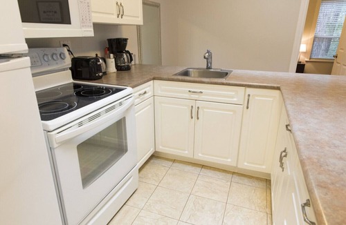 Regional District of Nanaimo House | Self Contained, Comfortable Carriage House
