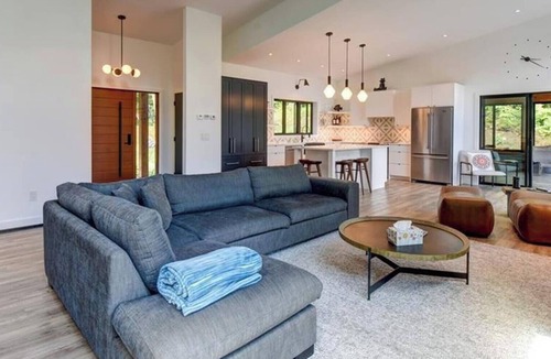 North Kawartha House | Serene 6-Bedroom Retreat in Tory Hill with Lake Views